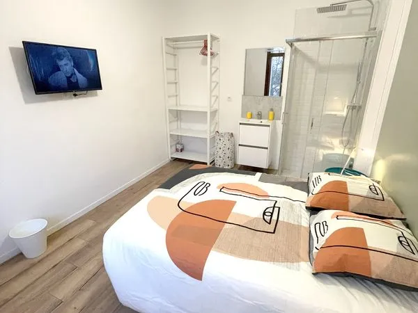 Chambre meublée