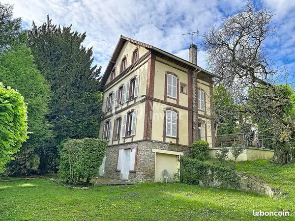 Propriété 8 pièces 220 m²