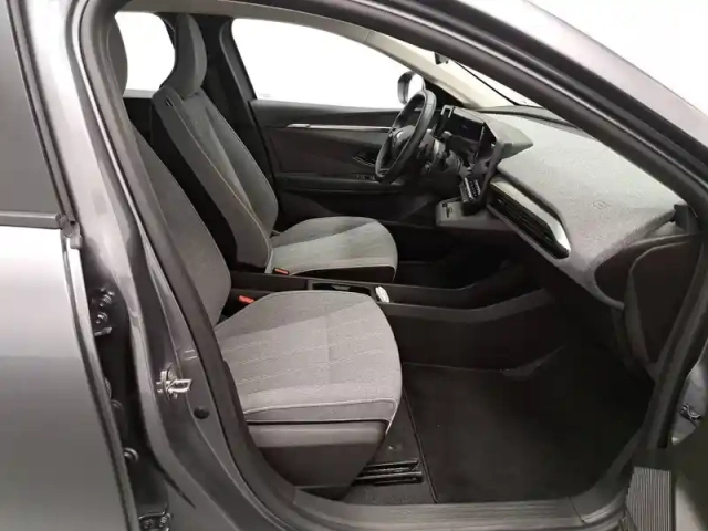 Renault Megane e-tech ev60 220 ch super charge — photo 24