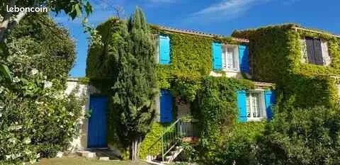 Un pied-à-terre agréable pour travailler, télétravailler ou profiter du Luberon quelques semaines ou
