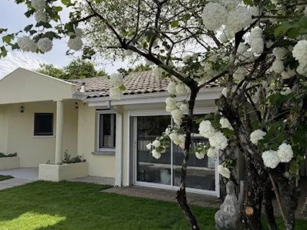 Maison de 150 m² de plain pied avec piscine