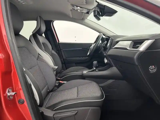 Renault Captur tce 140 edc - 21 — photo 23