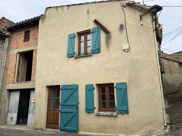 Maison de village avec remise