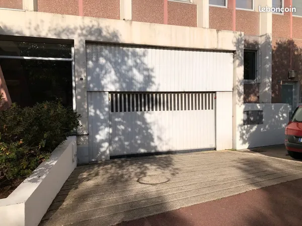 🅿️ Place de parking voiture - Vanves, à 2 min de la gare