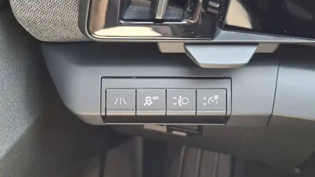 Renault Megane e-tech ev60 220 ch optimum charge — photo 37