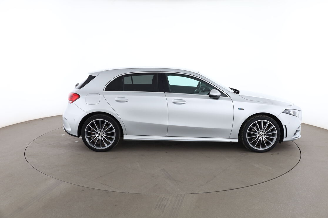 Mercedes-Benz Classe A 250 e AMG Line 8G-DCT — photo 6
