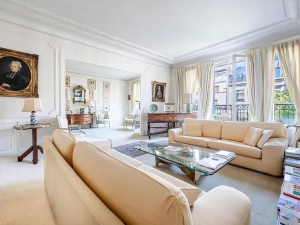 Appartement 6 pièces 210 m²