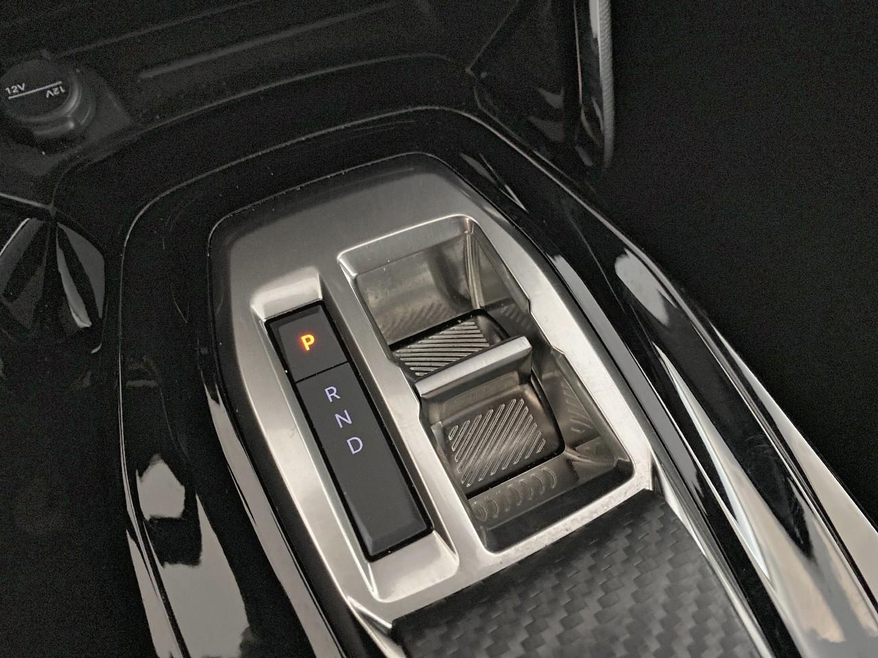 Peugeot 2008 hybrid 145 ch e-dcs6 allure — photo 15