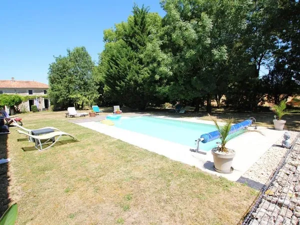 Hôtel particulier 5 pièces 196 m²