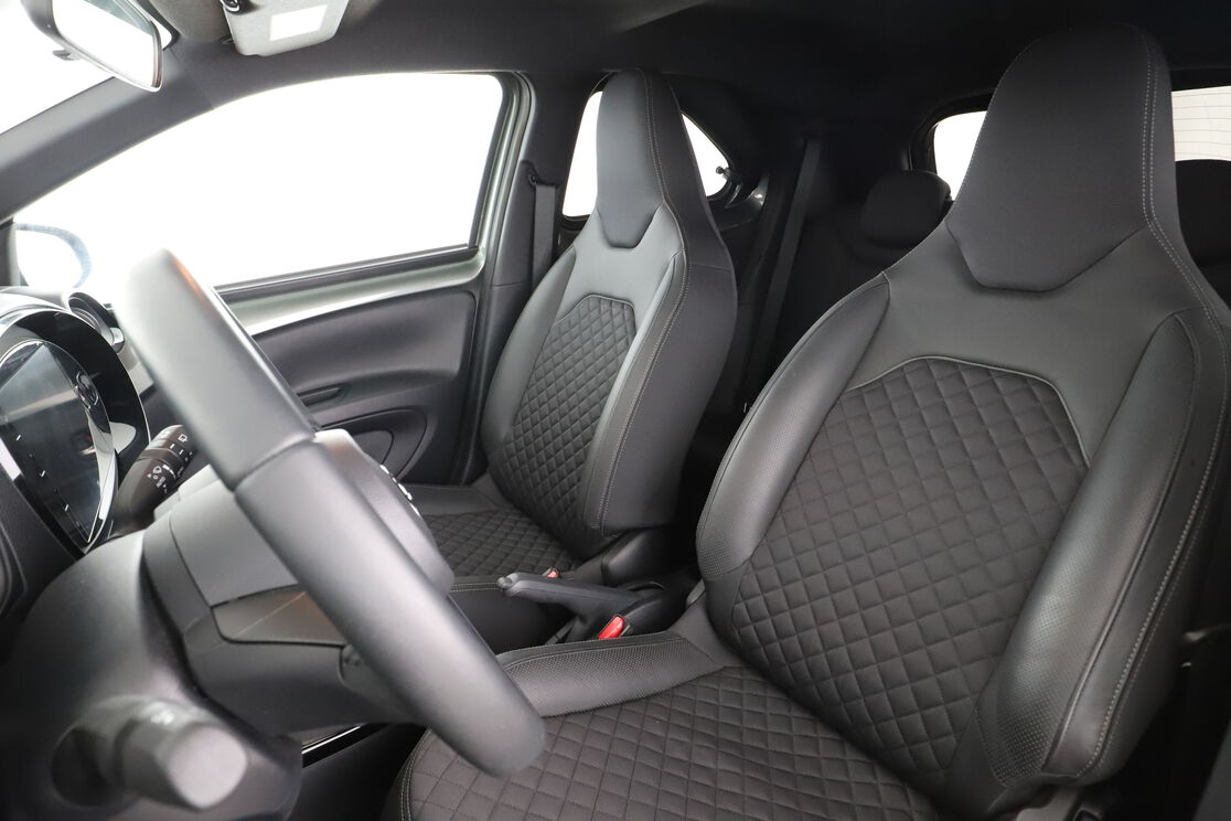 Toyota Aygo X 1.0 VVT-i Collection — photo 9