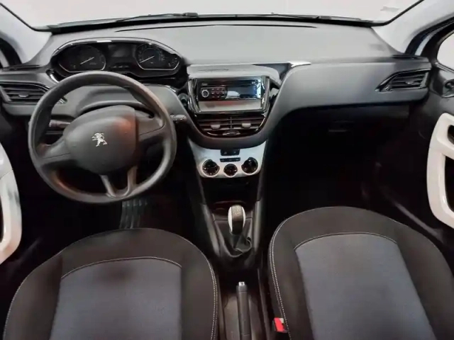 Peugeot 208 puretech 68ch bvm5 — photo 12