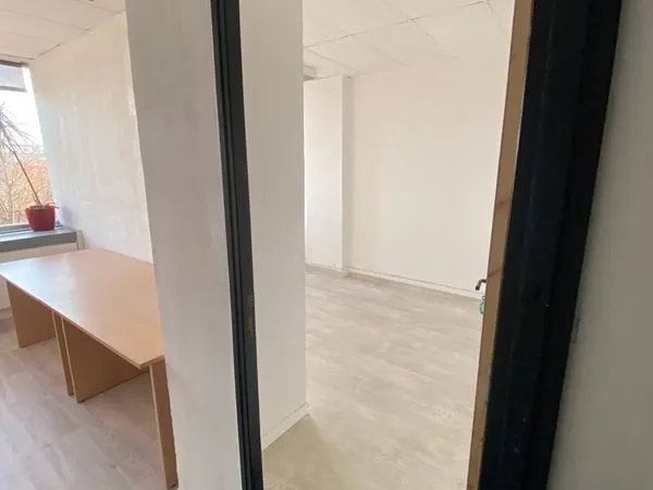 Bureaux PETIT PRIX à louer 15 m2 à 350 euros HT toutes charges comprises