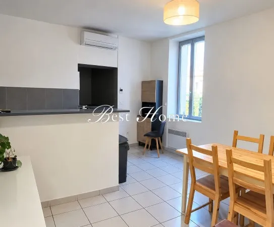 A louer Nîmes, rue Emile Jamais, Appartement duplex meublé d
