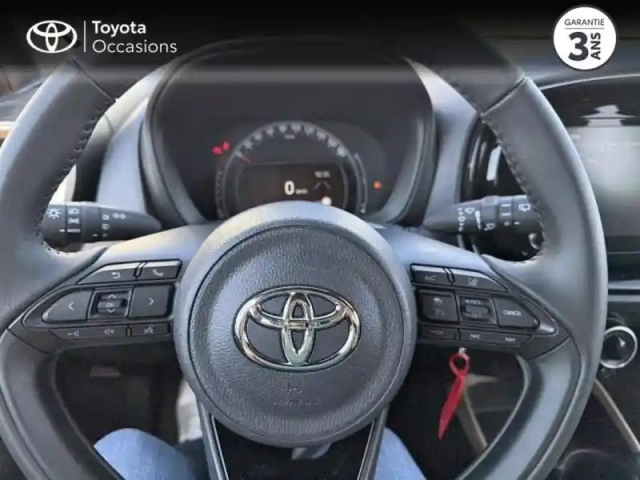 Toyota Aygo x 1.0 vvt-i 72ch design s-cvt my23 — photo 5