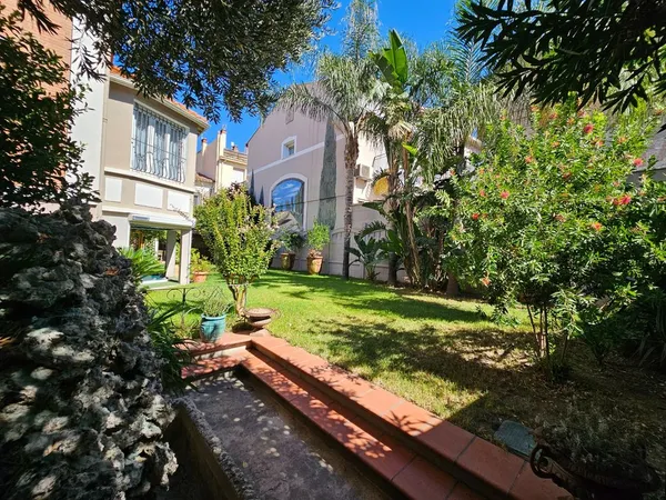 Villa 6 pièces 155 m²