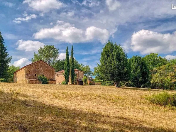 Propriété 2 pièces 65 m²