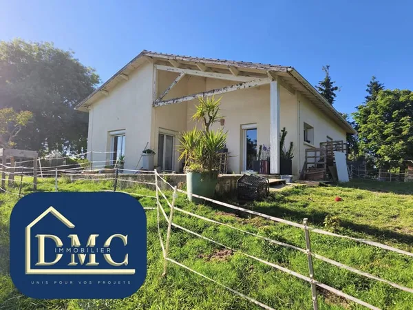 Maison en campagne vue Pyrénées