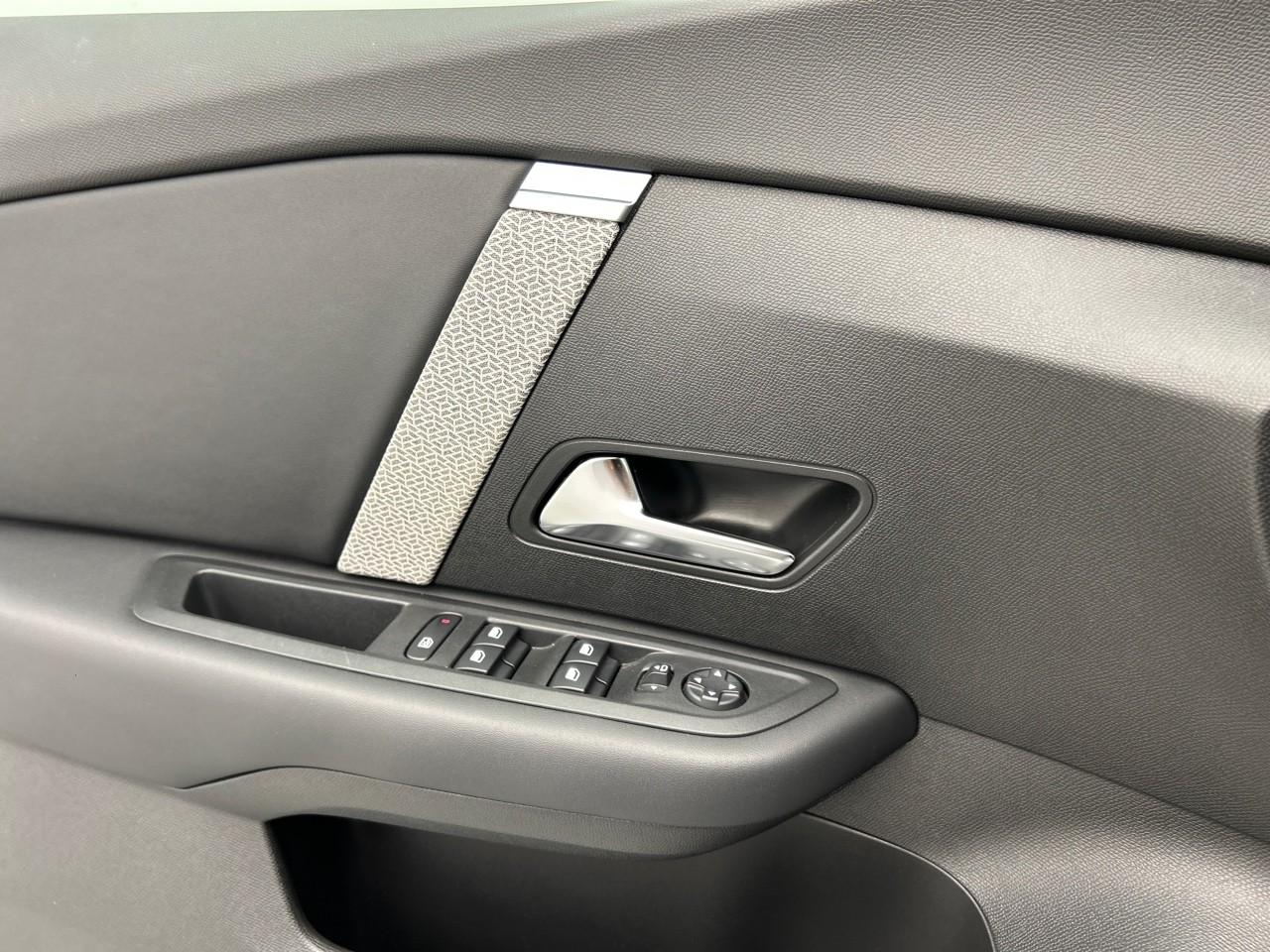 Citroën C4 X puretech 130 s&s eat8 shine — photo 27