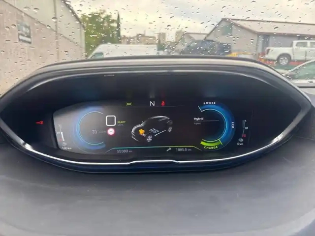 Peugeot 3008 hybrid 225 e-eat8 — photo 12