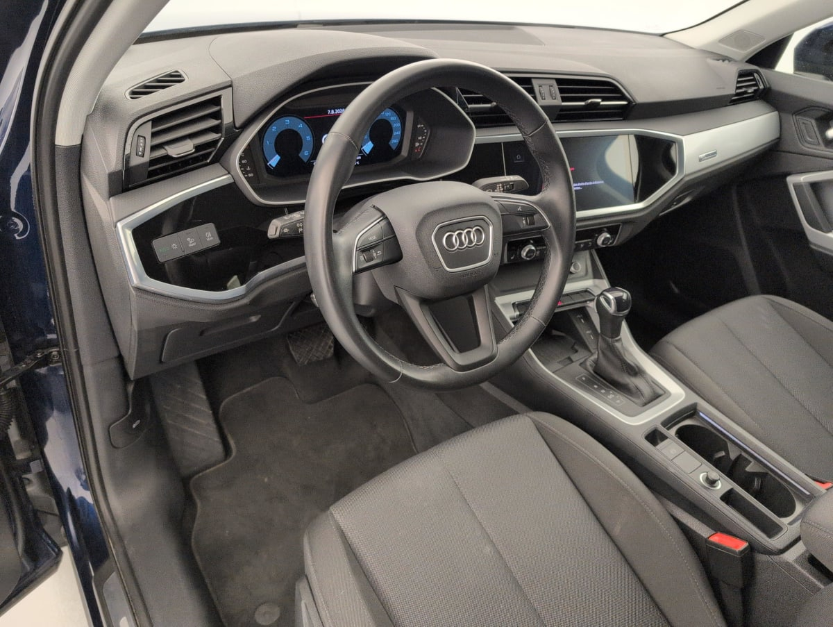 Audi Q3 — photo 15