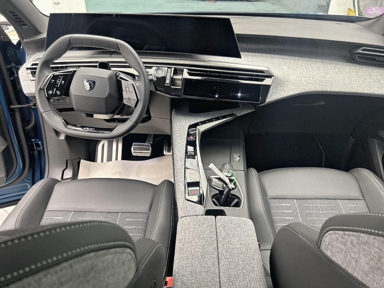 Peugeot 3008 hybrid 145 e-dcs6 gt — photo 12