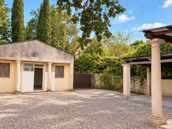Local 80 m²