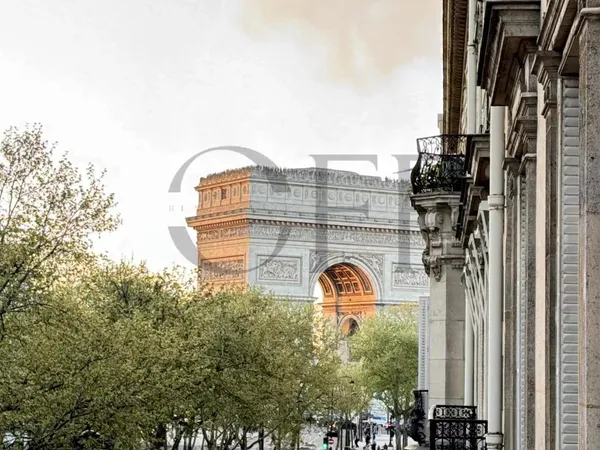 Vends t6 et plus - 220 m² - Paris 8Ème