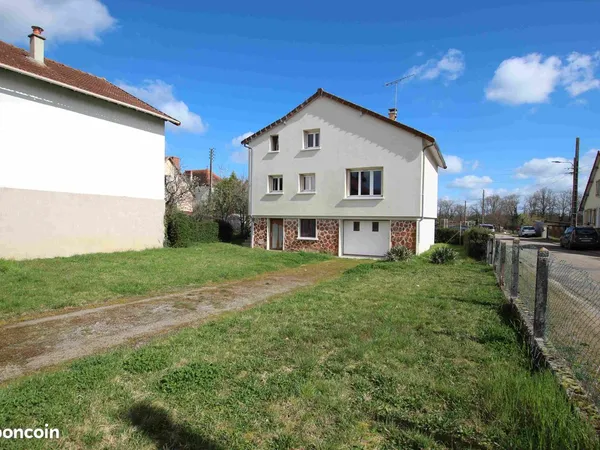 Maison familiale rénovée - 100 m² + 50m² Garage - 4 chambres - Villefranche‑d'Allier