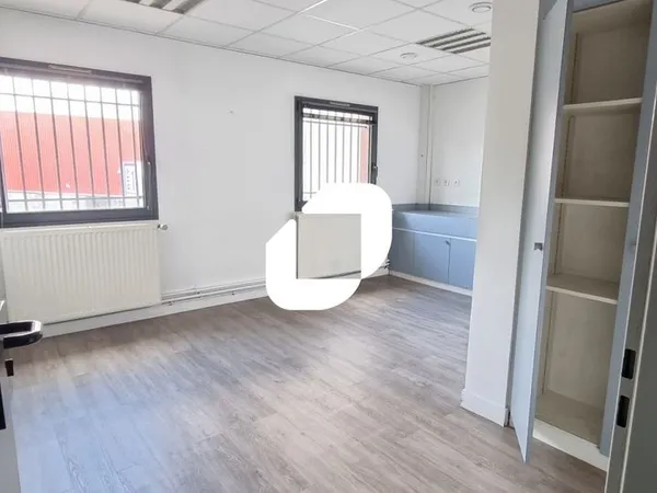 Local commercial 476 m²