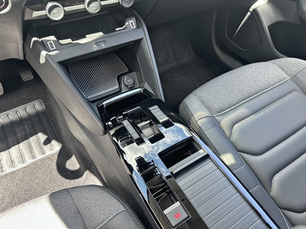 Citroën C4 puretech 130 eat8 max — photo 15