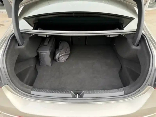 Mercedes Classe A 250 e berline amg line — photo 20