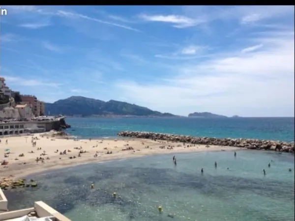 Meublé 3 chambres /Terrasse, Roucas Blanc /150m plage Prophète Marseille 7ème