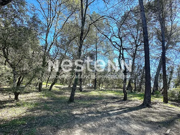 EN EXCLUSIVITÉ A VENDRE LORGUES : TERRAIN CONSTRUCTIBLE 2083m² - PROCHE VILLAGE