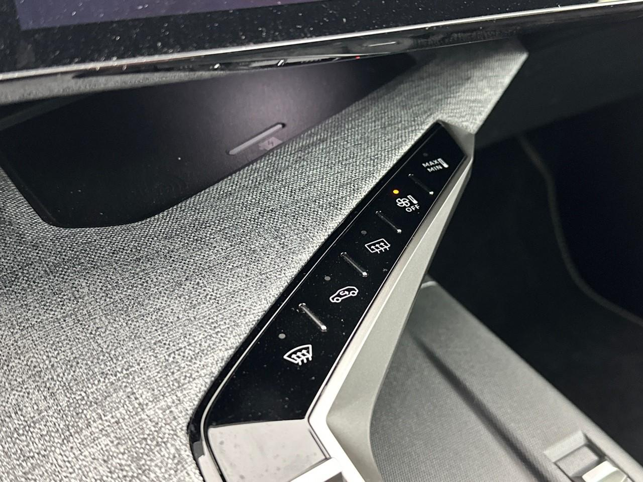 Peugeot 3008 hybrid 145 e-dcs6 gt — photo 29