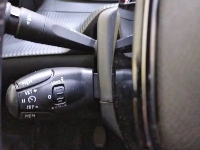 Peugeot 208 bluehdi 100 s&amp;s bvm6 — photo 23