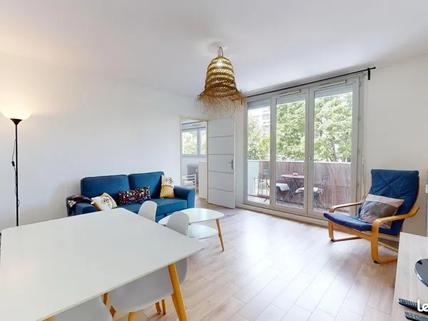 Chambre 6 pièces 101 m²