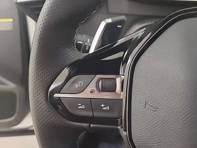 Peugeot 2008 puretech 130 s&amp;s eat8 — photo 23