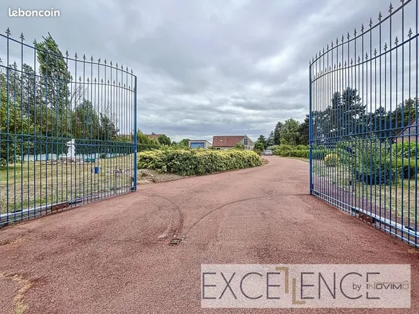 Maison 8 pièces 276 m²