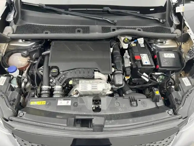 Peugeot 2008 puretech 130 s&amp;s bvm6 — photo 25