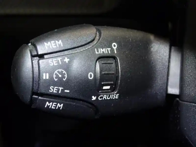 Peugeot 208 1.2 puretech 75ch s&amp;s active business — photo 14