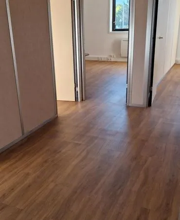 Local professionnel 70 m² - Quetigny - 3 bureaux + parking