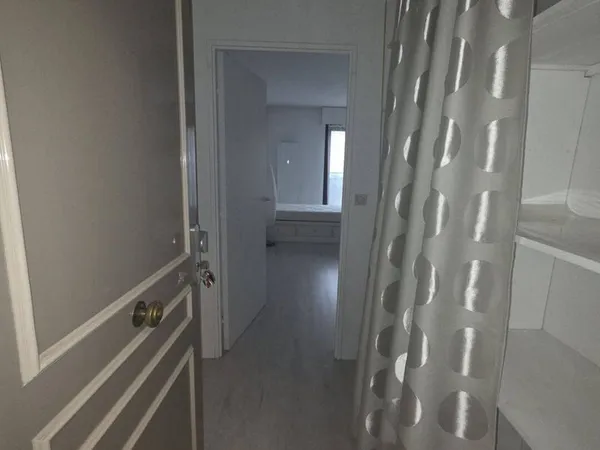 Studio 1 pièce 30 m²