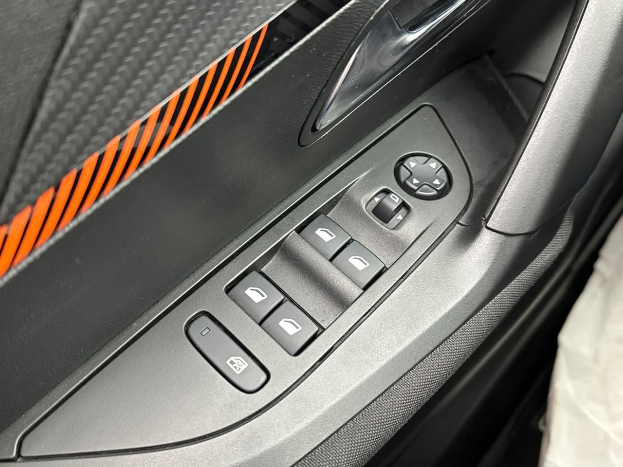 Peugeot 2008 puretech 100 s&s bvm6 active — photo 17