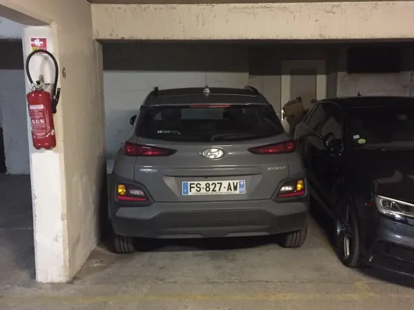 Vends Place de parking Paris 15 Mº Charles Michels rue de Lourmel - 12m²