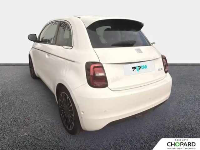 Fiat 500 3+1 e 118 ch — photo 7