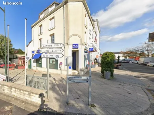 Bureau 100 m²