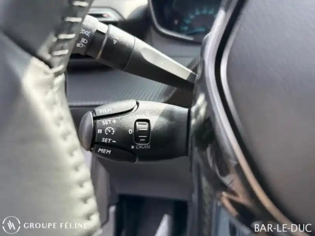 Peugeot 208 e- 136ch style — photo 13