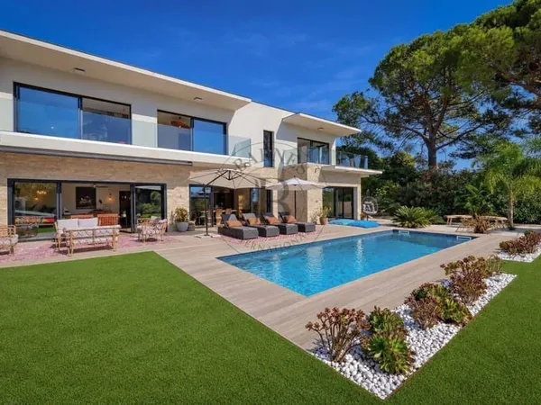 Maison 5 pièces 224 m²