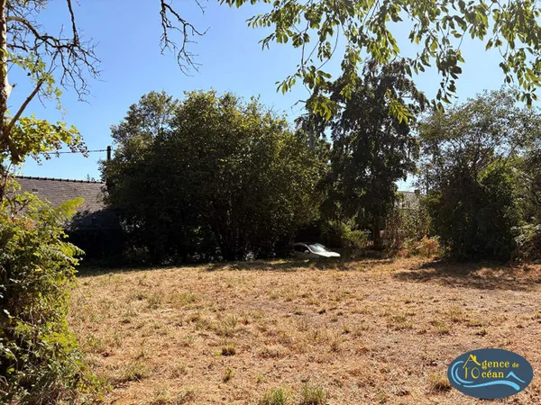 Terrain 621 m²