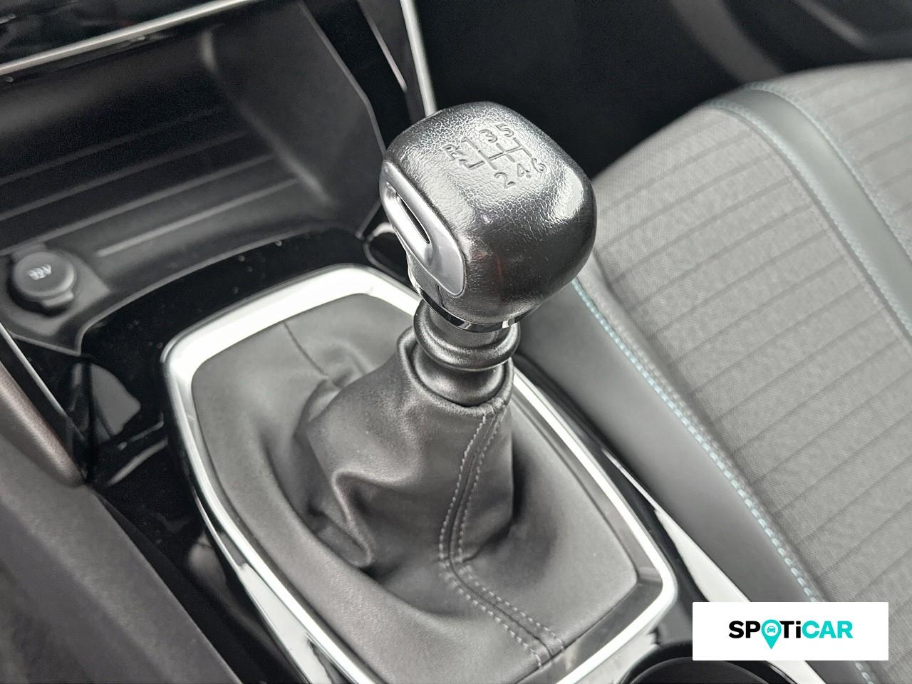 Peugeot 2008 1.2 puretech 130ch s&s allure pack — photo 14